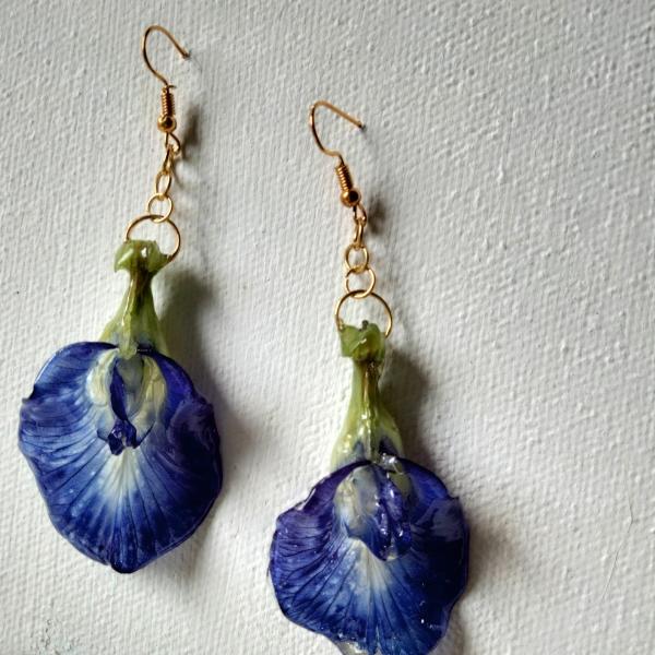 Resin jewellery
