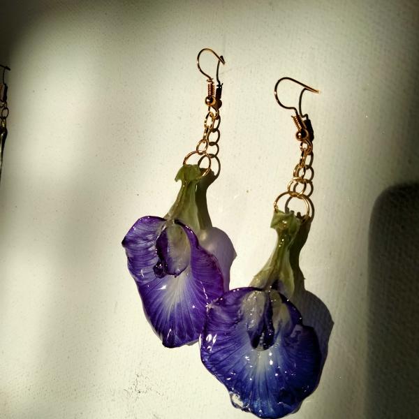 Resin jewellery